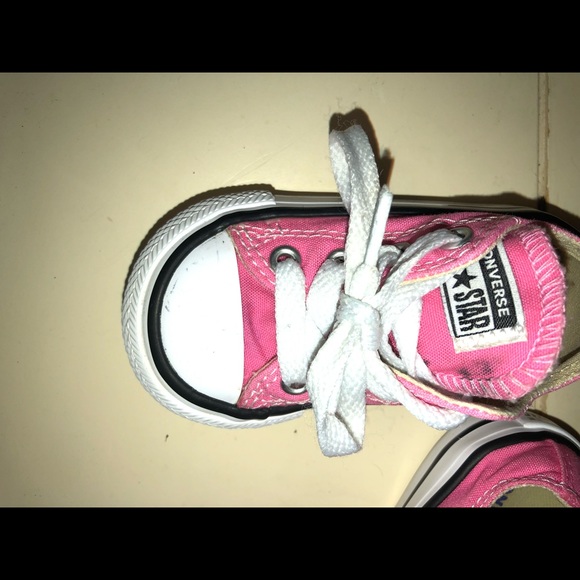Pink Converse - Picture 4 of 4